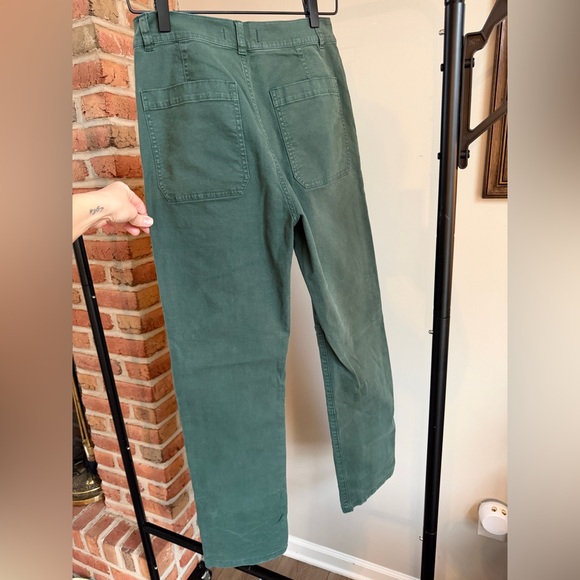 Madewell Women’s 90s straight Cargo Pants in Forest Green - Picture 2 of 5